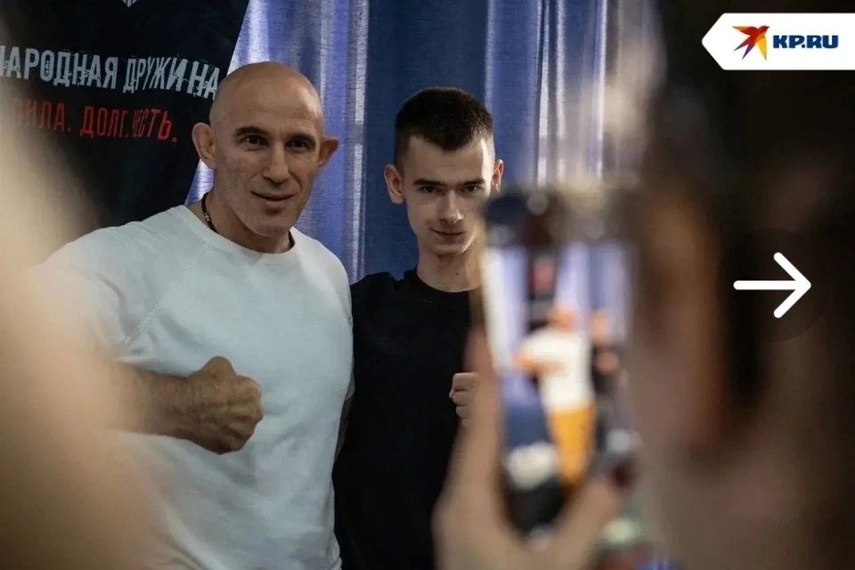 Легендарный боец UFC Алексей Олейник посетил университеты Донецка