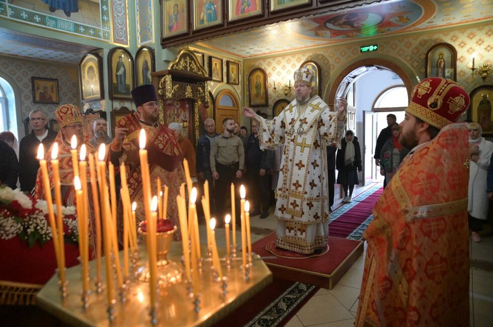 Праздник обновления души: в Макеевке отметили «осеннюю Пасху»