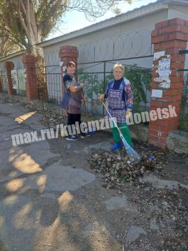 Сотрудники ГУП ДНР «Рынки Донбасса» также включились в работу на субботнике!