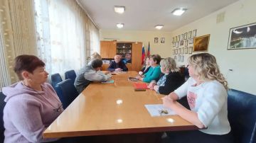 В рамках проекта «УПРАВДОМ» в Управе Петровского внутригородского района Администрации г.о. Донецк прошло рабочее совещание по вопросам жилищно-коммунального характера
