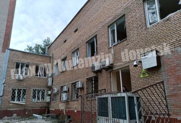 Последствия атаки БПЛА на больницу в Донецке