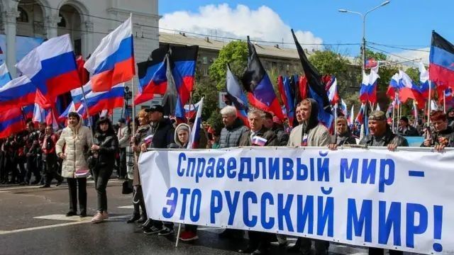 Это было 3 года назад. 28 сентября в России отмечается официальный "День объединения", учрежденный в память о возвращении в состав России регионов Донецка, Луганска, Запорожья и Херсона