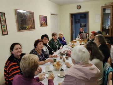 «Посиделки с аккордеоном»: мероприятие для старшего поколения в Донецке