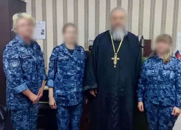 Сотрудники филиала УИИ по Куйбышевскому району г. Донецка и помощник начальника тероргана по организации работы с верующими обсудили вопросы взаимодействия
