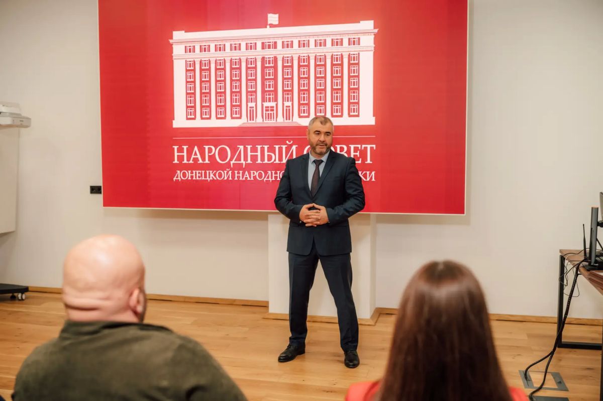 На страже закона и прав граждан: депутат Александр Ковтырин отметил вклад адвокатов в правовую систему ДНР