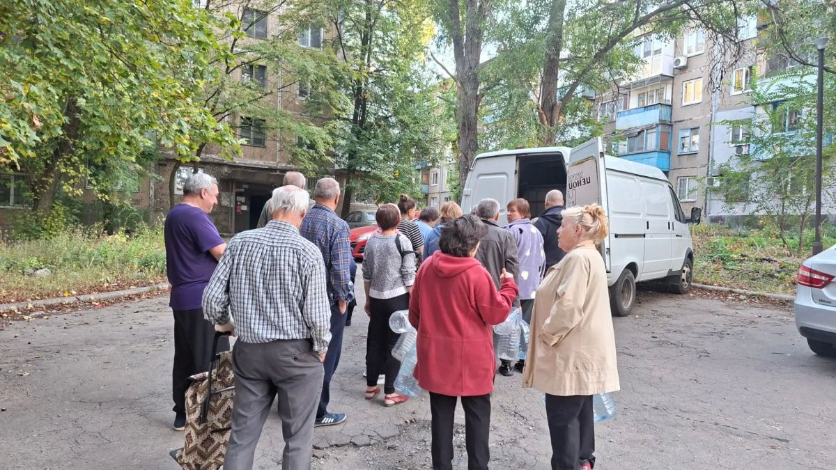 Валентин Левченко: Подвоз питьевой воды организован по обращению жителей на личном приёме главы администрации