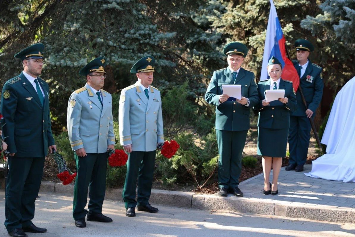 В Донецке почтили память погибших таможенников