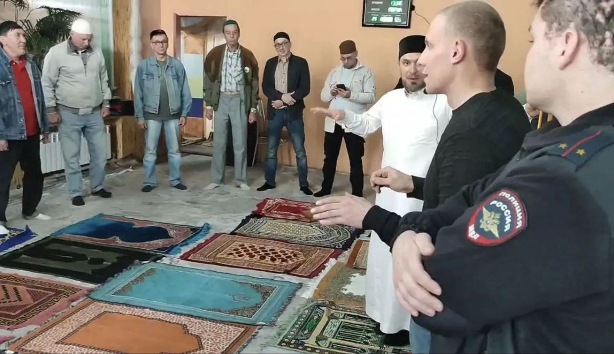 Сегодня, 9 октября 2026 года, в Кировском районе города Донецк по адресу: ул. Нижнедворцовая, 7 прошла встреча с мигрантами, проживающими в районе