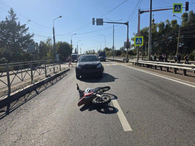 За сутки 2 подростка, управлявших мототранспортом, получили травмы в результате ДТП