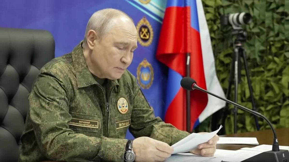 С начала года Армия России освободила около 6,5 тысячи квадратных километров территории и 310 населенных пунктов, заявил Владимир Путин на совещании с командованием Объединенной группировки войск