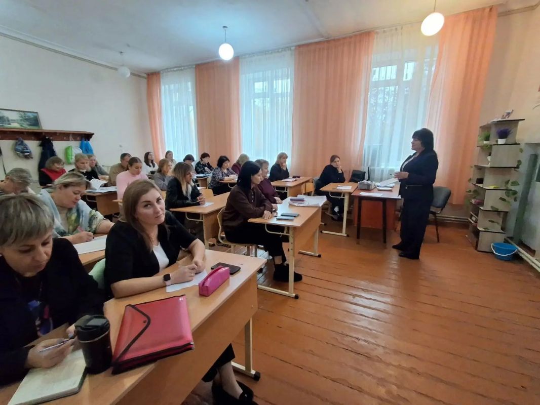 Встреча с коллективом Комсомольской школы № 1: актуальные вопросы и планы на будущее