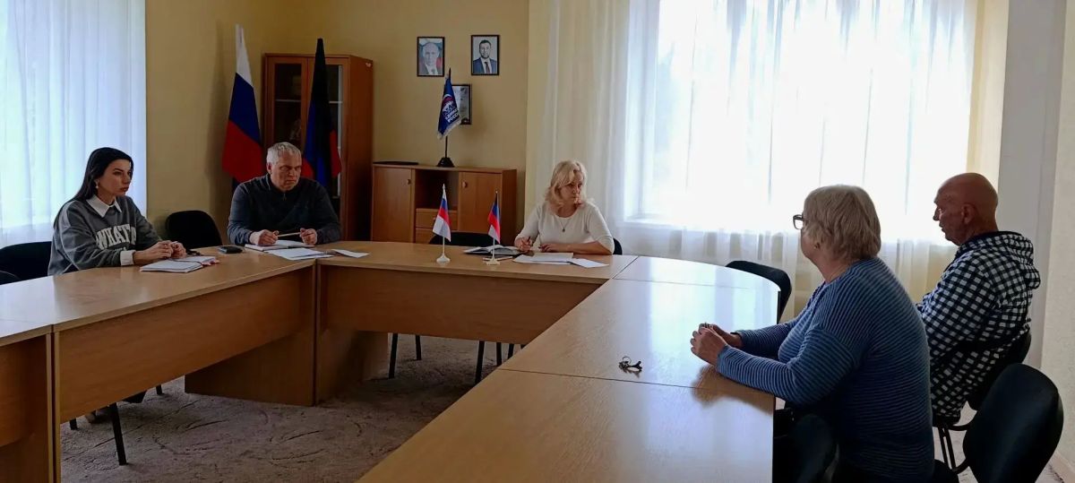 В понедельник, 19 октября, руководитель Управы Петровского внутригородского района Администрации городского округа Донецк Наталья Ивановна Бегуненко провела еженедельный прием граждан