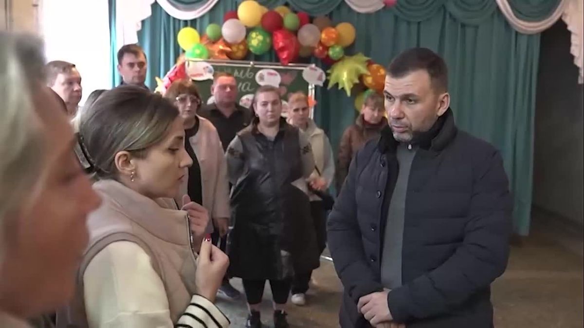 Глава ДНР встретился с жителями Хутора Широкий