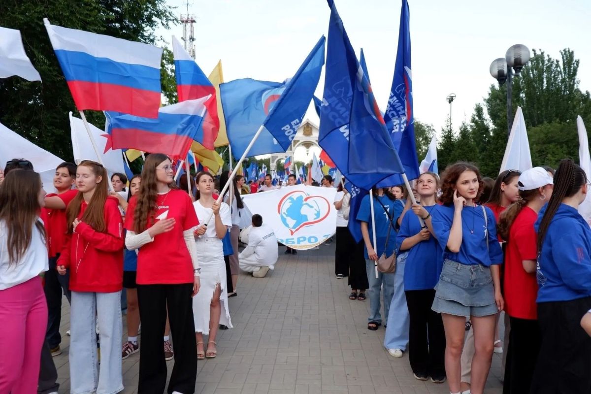 Волонтёры «Добро 30» продолжают собирать посылки для участников СВО