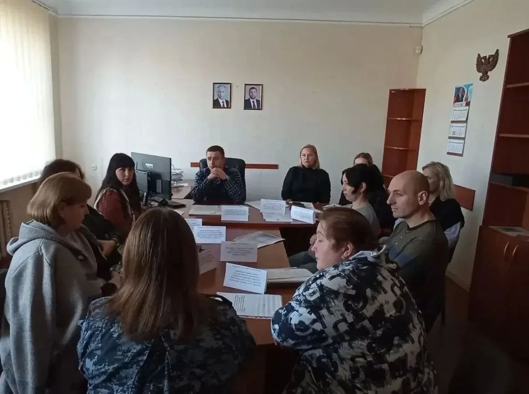 Сегодня, 20 октября, в Управе Калининского внутригородского района администрации городского округа Донецк состоялось заседание комиссии по делам несовершеннолетних и защите их прав