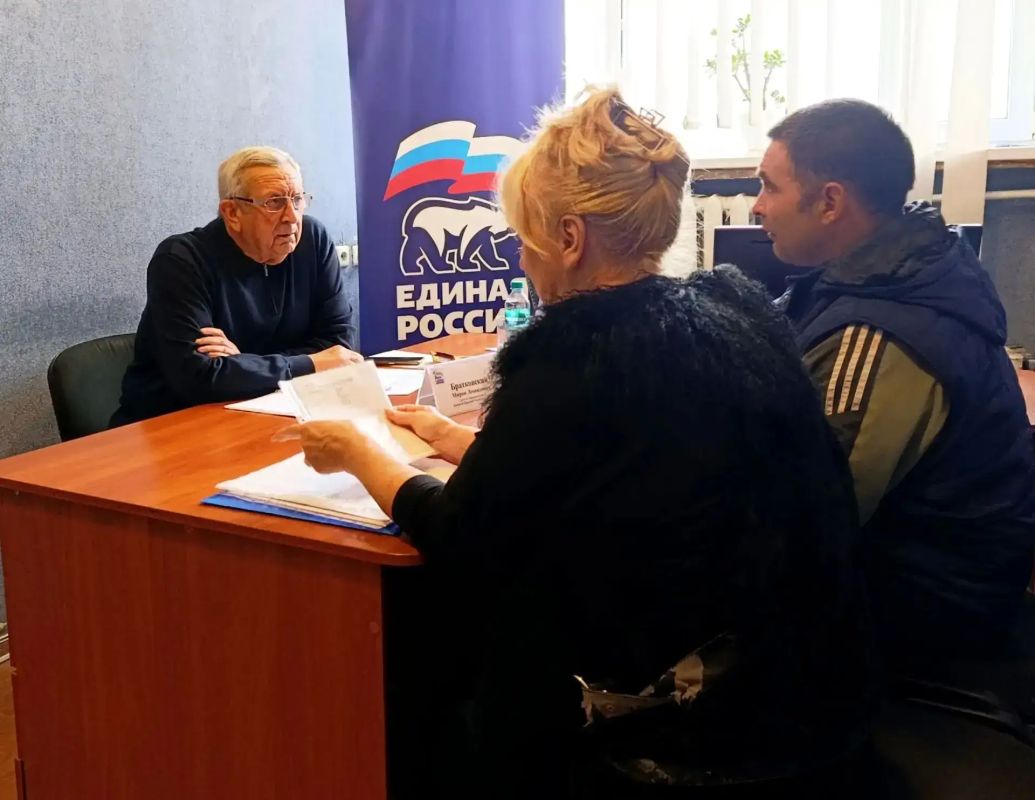 Сегодня, 21 октября, в общественной приёмной партии Единая Россия Петровского района г. Донецка состоялся приём граждан
