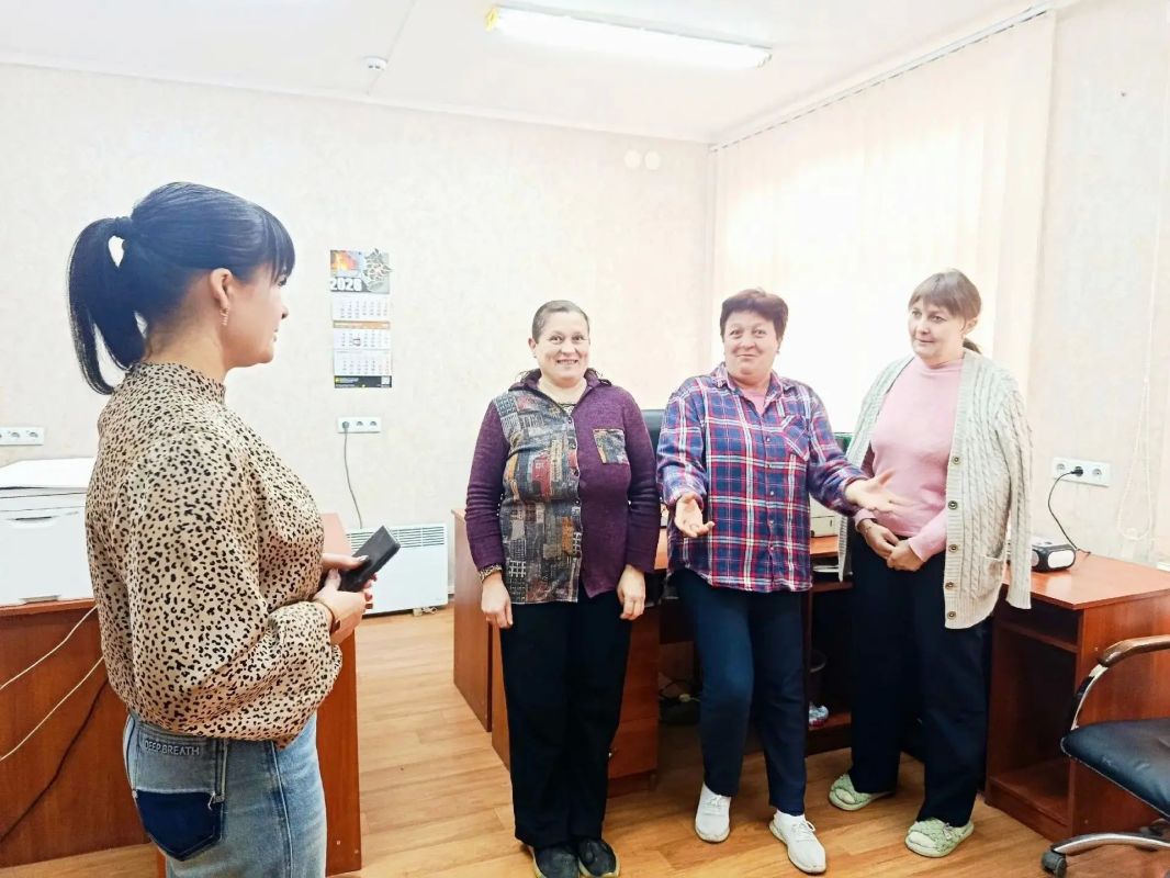 Депутат Старобешевского муниципального совета ДНР от партии «ЕДИНАЯ РОССИЯ» Виктория Эрмитали провела встречу с трудовым коллективом Филиала № 6 "Комсомольское рудоуправление" ООО "ЮГМК ДОНЕЦК"