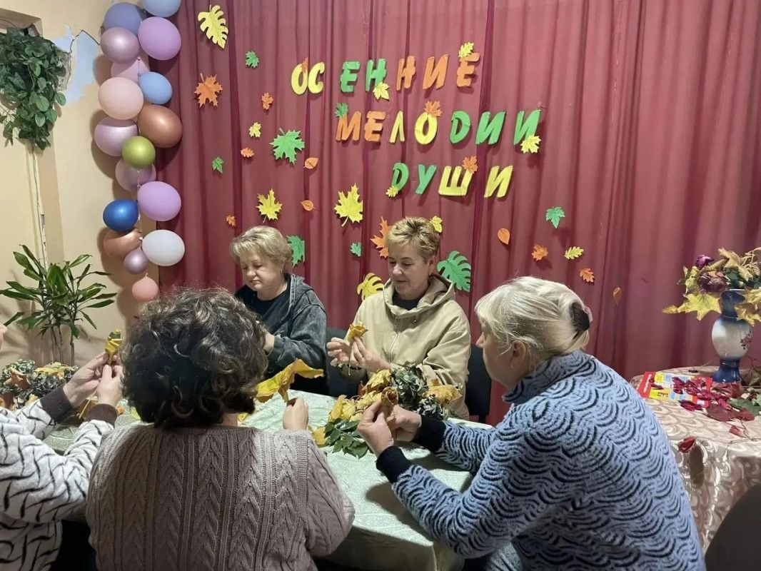 Развитие мелкой моторики и творческой инициативы: занятие с природным материалом для граждан пожилого возраста