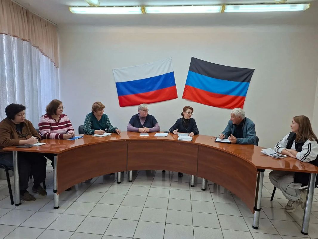 Рабочая встреча с ТОС «Ивановка» в Управе Киевского внутригородского района