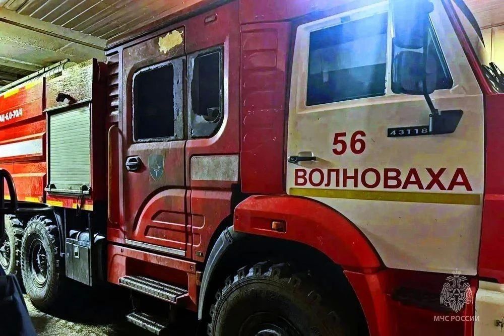 В ДНР из-за атаки БПЛА пострадал сотрудник МЧС, повреждена техника