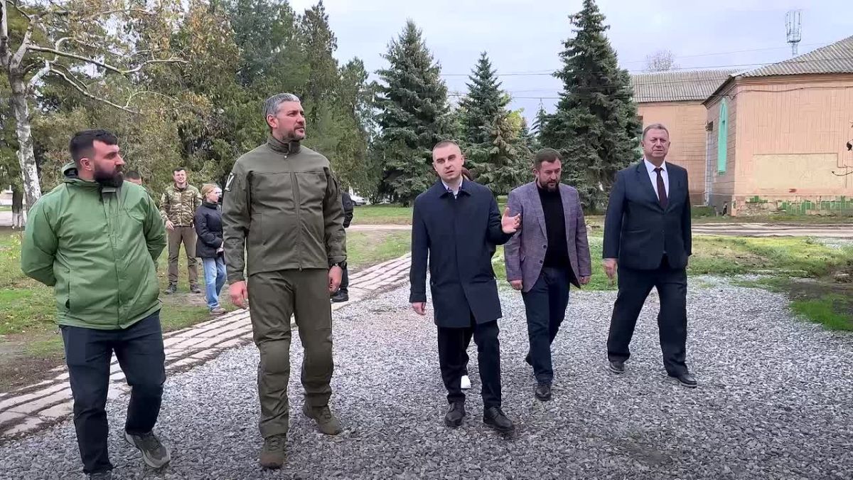 Губернатор Забайкальского края побывал в отремонтированной школе села Марьяновка Старобешевского округа