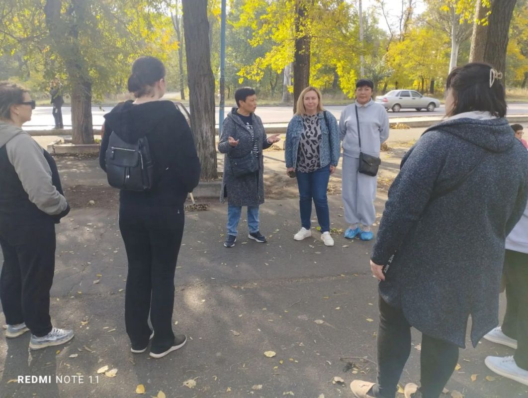 Сегодня, 26 октября 2026 года, в рамках проектов «Управдом» и "Школа ЖКХ", активист района Марина Комарь провела встречу жителями по адресу: ул. Петровского, 26