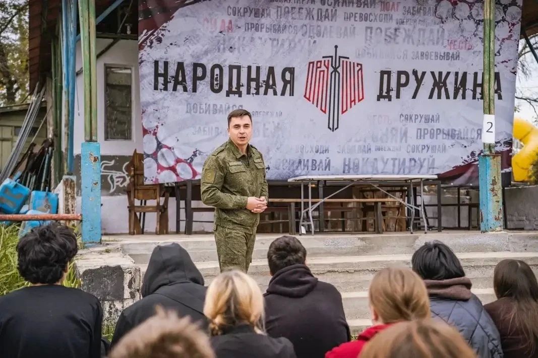 Сотрудники следственного управления СК России по ДНР провели профилактическую встречу с подростками