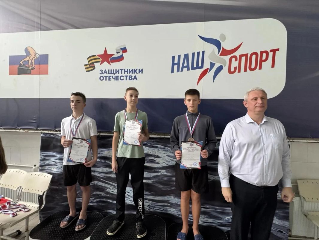 На водных дорожках Донецка юные спортсмены из четырёх городов боролись за звание лучших