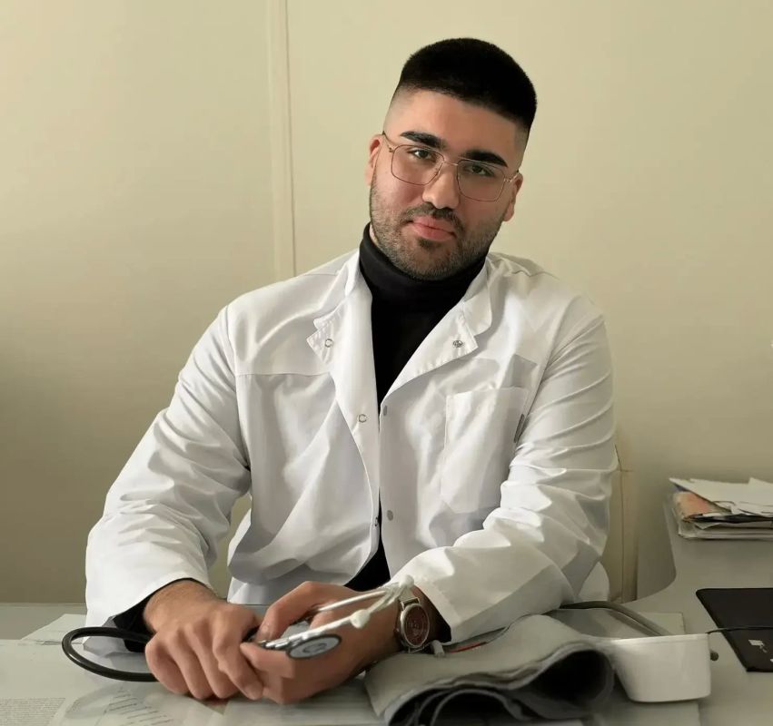 В Волновахской ЦРБ работает врач-эндокринолог — участник программы «Земский доктор» Шахин Гюльхан